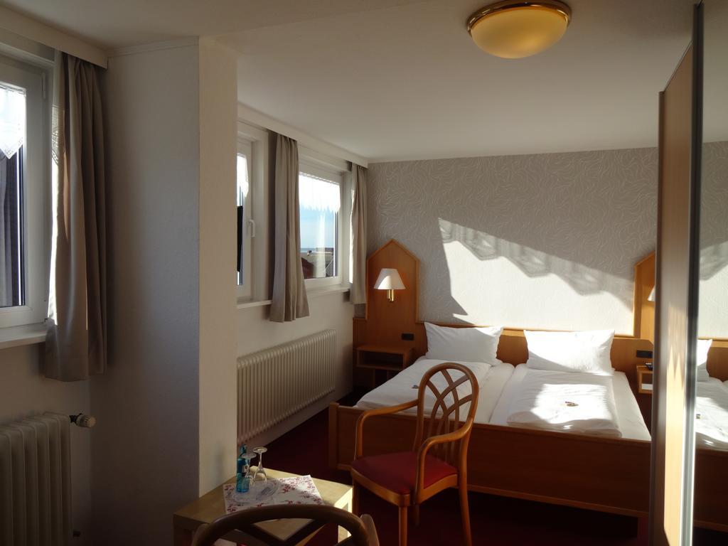 Hotel An'T Yachthaven Harlesiel Zimmer foto
