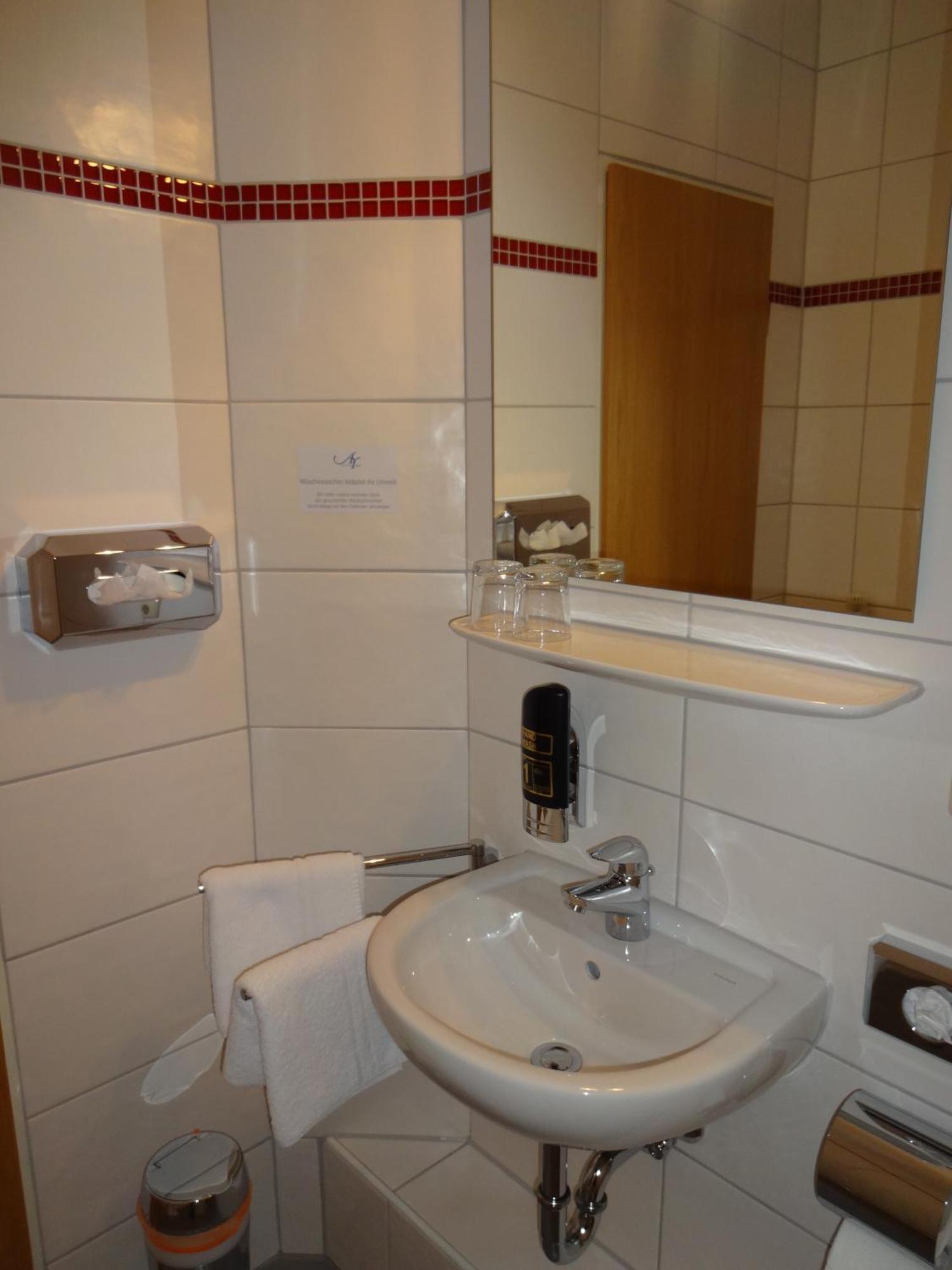 Hotel An'T Yachthaven Harlesiel Zimmer foto